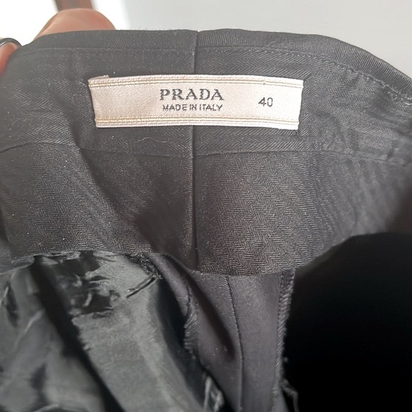 Prada
Black Nylon Straight Leg Trouser
IT 40 - Picture 6 of 10